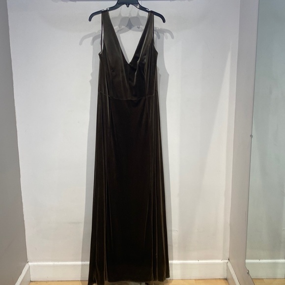 Floor length, velvet, olive , size 18 - Picture 2 of 2